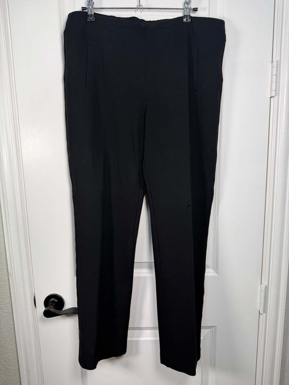 Chico's Black Crepe Knit Pull-On Pants